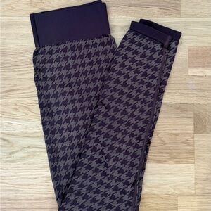 RHONE Brown Houndstooth Leggings